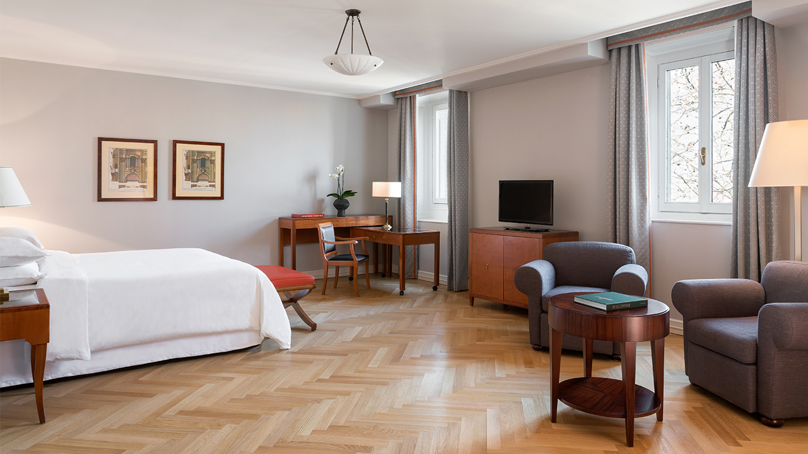 Deluxe Suite